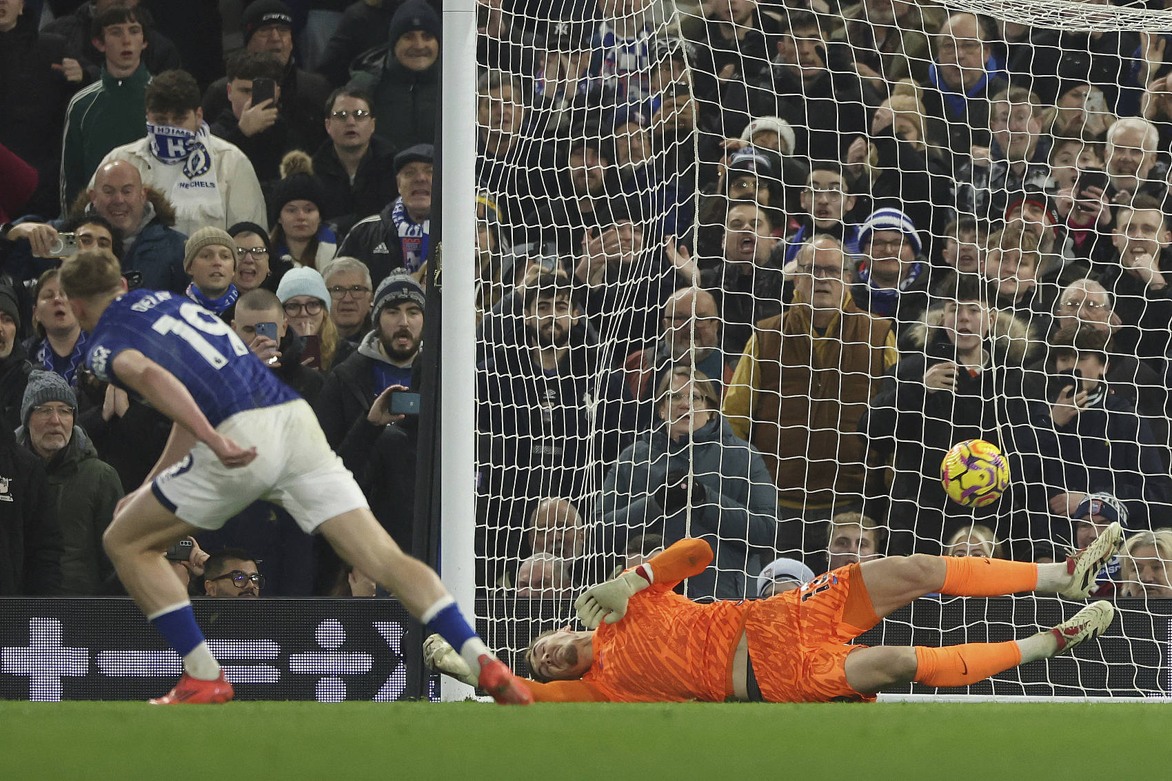 九游娱乐官网 (jiuyou)-英超顶级比赛，进球精彩绝伦，战术调整巧妙